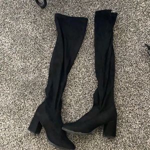 Knee high suede boots size 39EU (8.5-9)